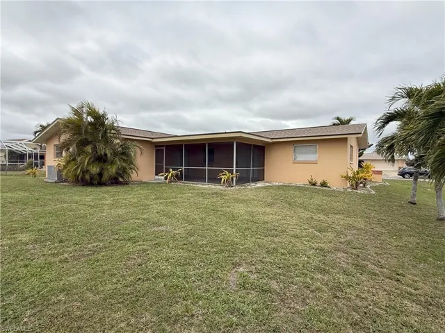 1020 SE 21st  ST, Cape Coral, FL 33990