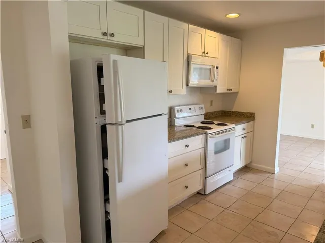 1020 SE 21st  ST, Cape Coral, FL 33990