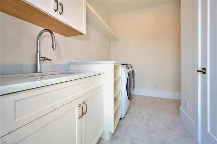 938 San Carlos Dr, Fort Myers Beach, Florida 33931