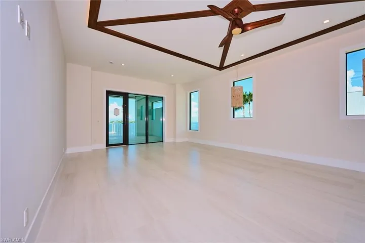 938 San Carlos Dr, Fort Myers Beach, Florida 33931
