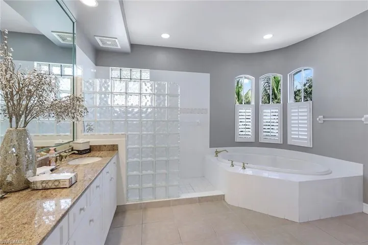2630 Bolero Dr # 3, Naples, Florida 34109