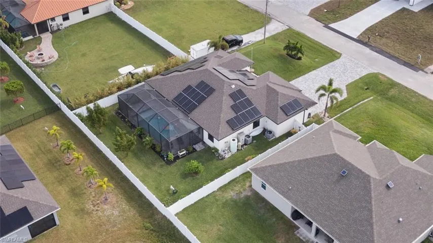 Birds eye view of property