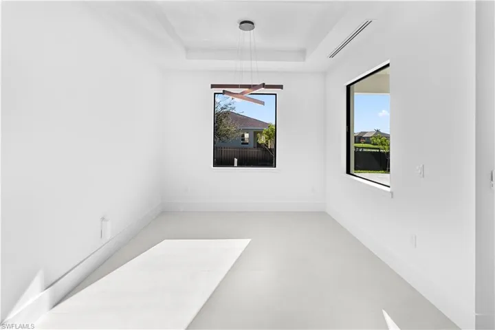 1701 Nw 11th Pl, Cape Coral, Florida 33993