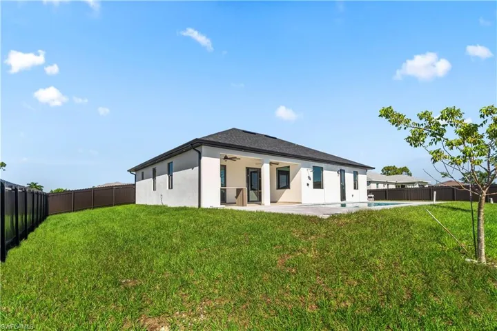 1701 Nw 11th Pl, Cape Coral, Florida 33993