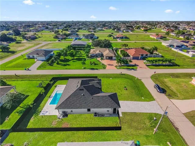 1701 Nw 11th Pl, Cape Coral, Florida 33993