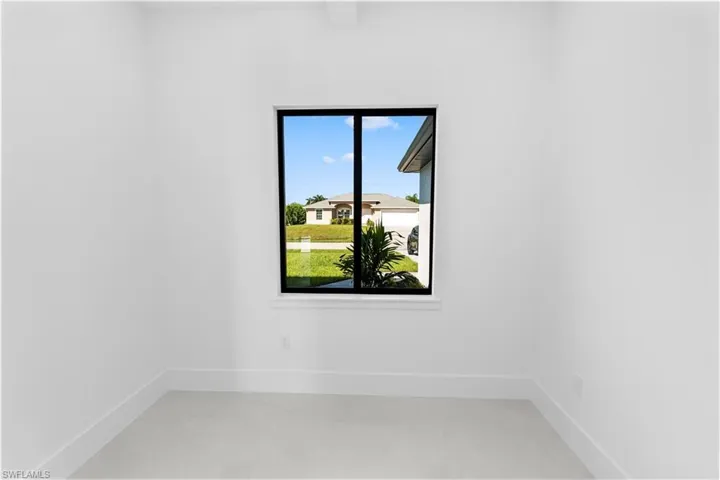 1701 Nw 11th Pl, Cape Coral, Florida 33993