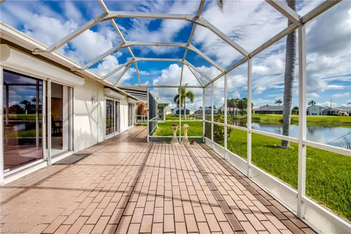 Huge Screened Lanai