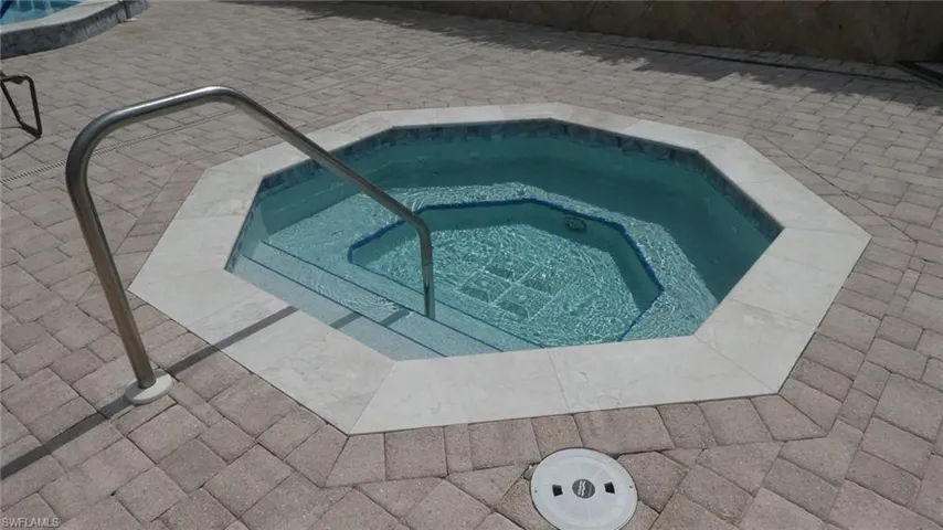 17156 Ravens Roost 7, Fort Myers, Florida 33908