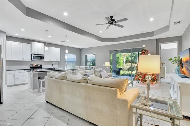 3621  Canopy  CIR, Naples, FL 34120