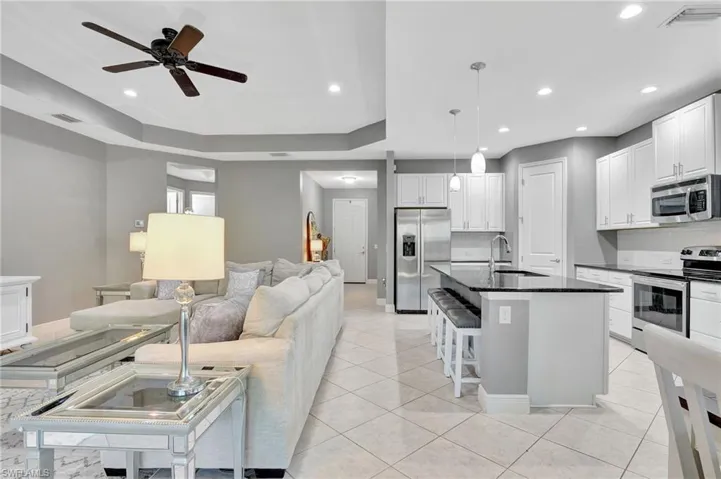 3621  Canopy  CIR, Naples, FL 34120