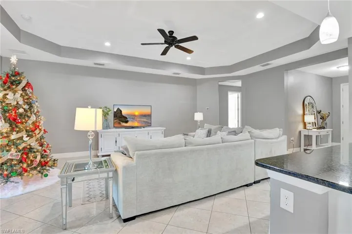 3621  Canopy  CIR, Naples, FL 34120