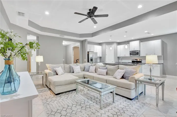 3621  Canopy  CIR, Naples, FL 34120