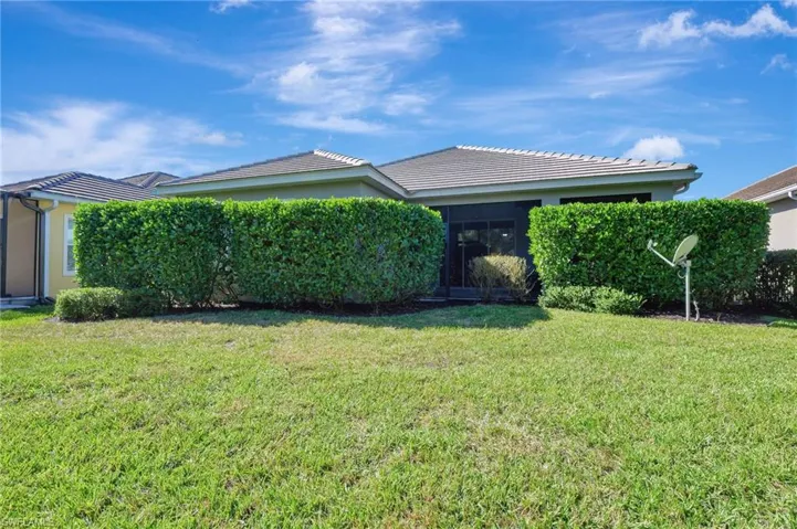 3621  Canopy  CIR, Naples, FL 34120