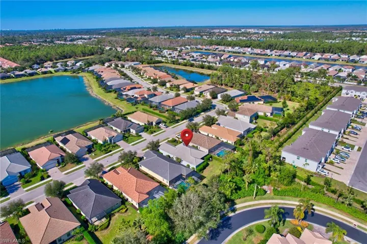 3621  Canopy  CIR, Naples, FL 34120