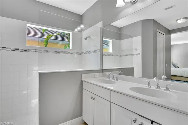 3621  Canopy  CIR, Naples, FL 34120