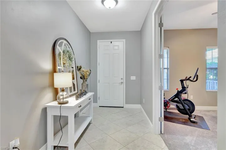 3621  Canopy  CIR, Naples, FL 34120