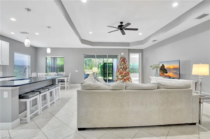 3621  Canopy  CIR, Naples, FL 34120