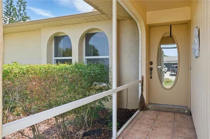 Screened in property entrance