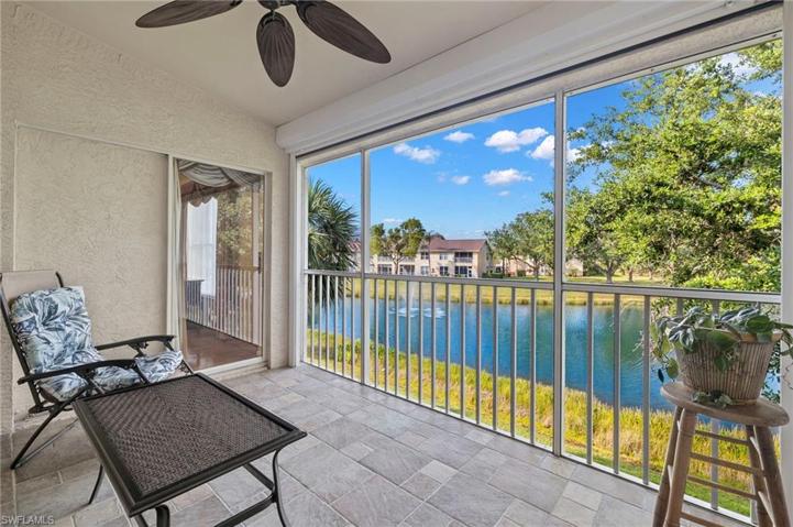 FOUNTAIN + SUNSETS VIEWS FROM YOUR LANAI.