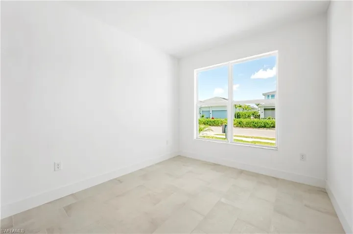 Additional bedroom
