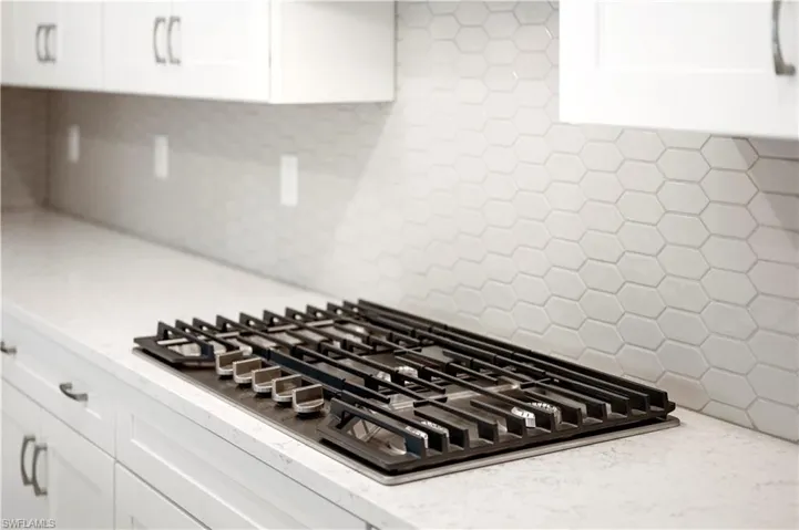 Gas cooktop