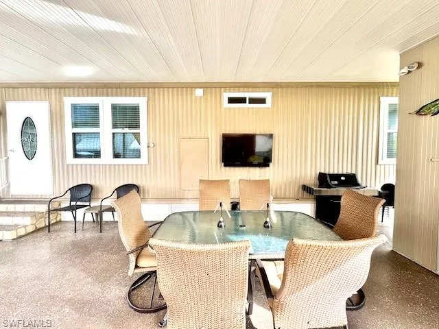 5520 Colonial Rd, North Fort Myers, Florida 33917