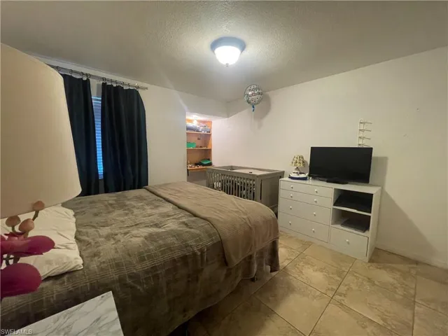 2915  Winkler  AVE, Fort Myers, FL 33916