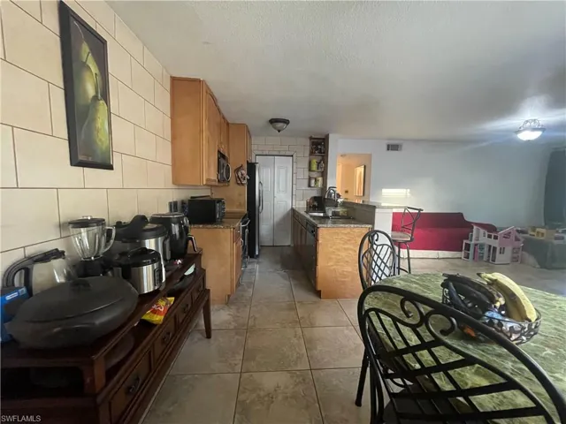 2915  Winkler  AVE, Fort Myers, FL 33916