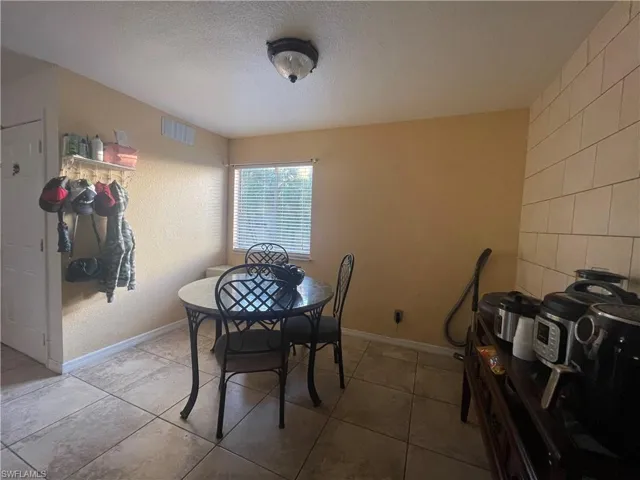 2915  Winkler  AVE, Fort Myers, FL 33916