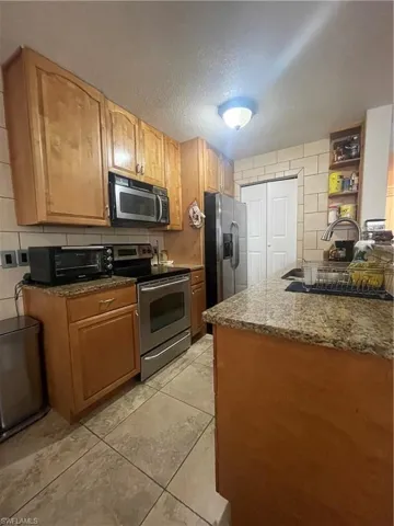 2915  Winkler  AVE, Fort Myers, FL 33916