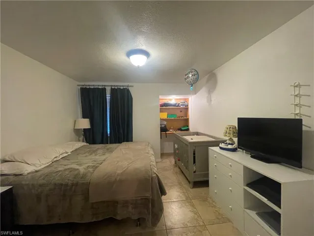 2915  Winkler  AVE, Fort Myers, FL 33916