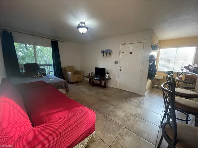 2915  Winkler  AVE, Fort Myers, FL 33916