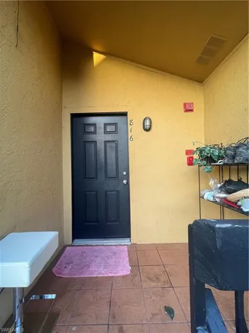 2915  Winkler  AVE, Fort Myers, FL 33916