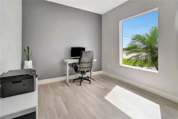 4th bedroom or office