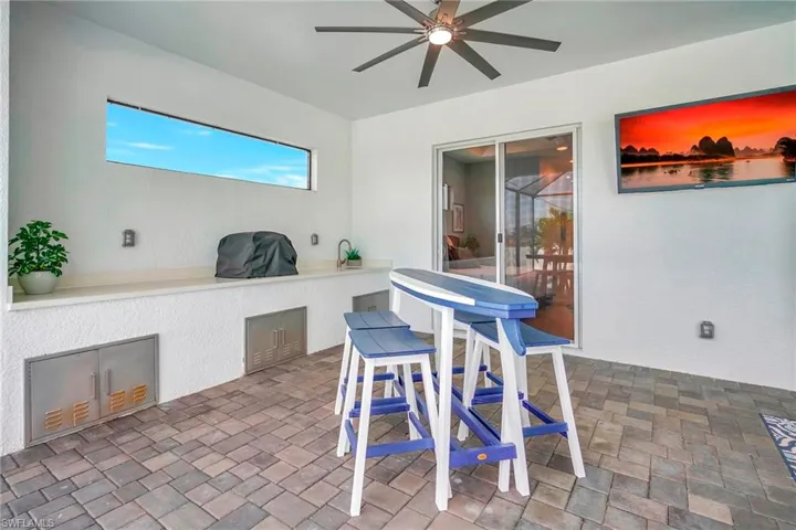 Outdoor kitchen