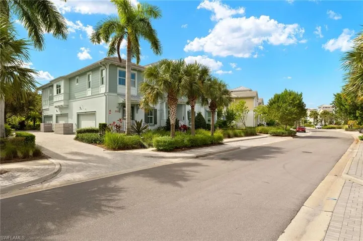 6560  Dominica  DR, Naples, FL 34113