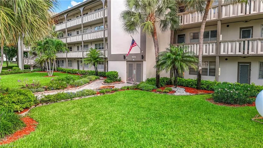 4701  Martinique  DR, Coconut Creek, FL 33066