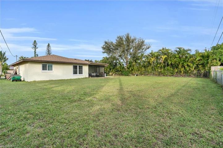 1016 SE 25th TER, CAPE CORAL FL 33904