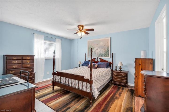 1016 SE 25th TER, CAPE CORAL FL 33904