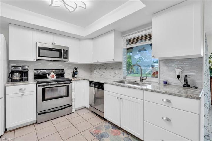 1016 SE 25th TER, CAPE CORAL FL 33904