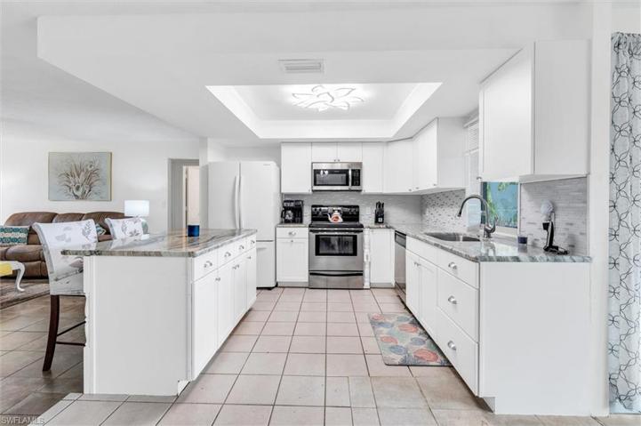 1016 SE 25th TER, CAPE CORAL FL 33904