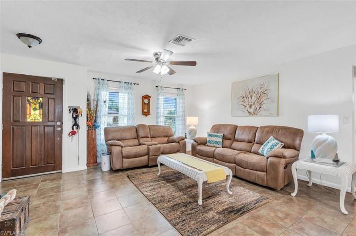 1016 SE 25th TER, CAPE CORAL FL 33904