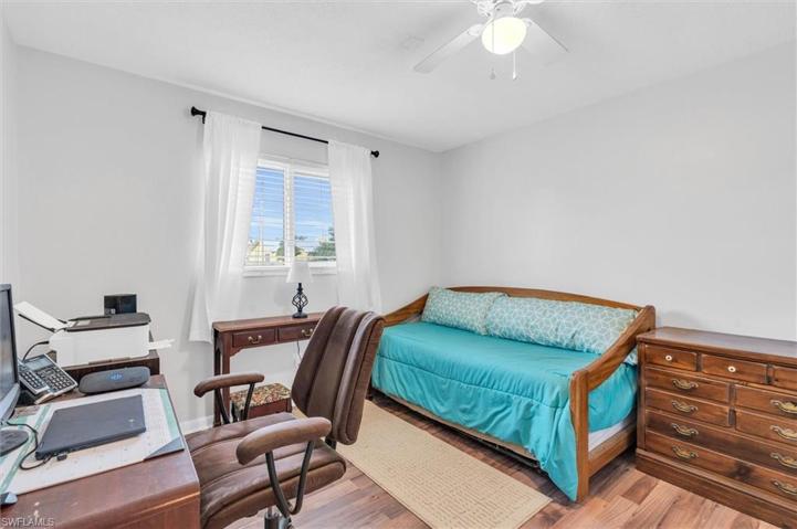 1016 SE 25th TER, CAPE CORAL FL 33904