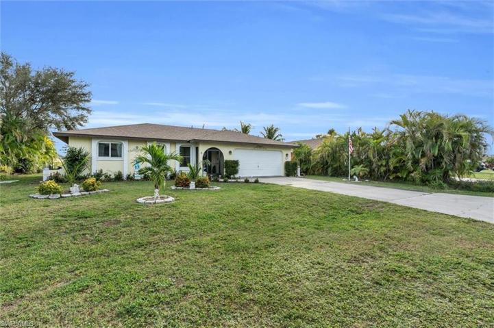 1016 SE 25th TER, CAPE CORAL FL 33904