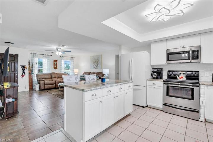 1016 SE 25th TER, CAPE CORAL FL 33904