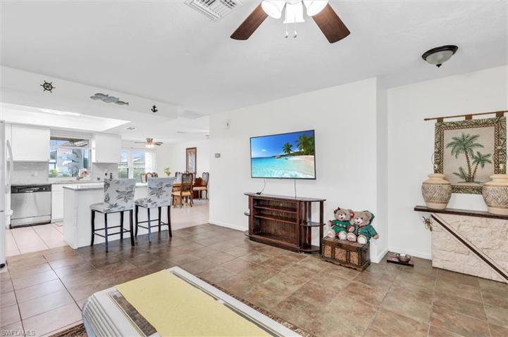1016 SE 25th TER, CAPE CORAL FL 33904