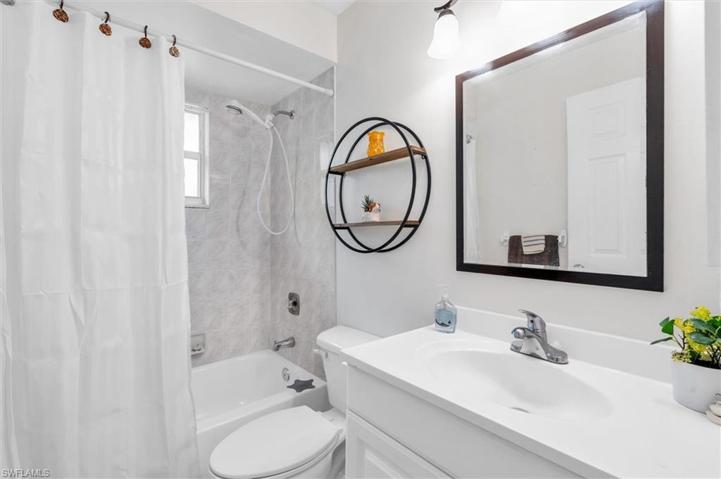 1016 SE 25th TER, CAPE CORAL FL 33904