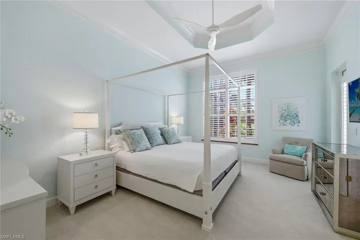2292  Island Cove  CIR, Naples, FL 34109