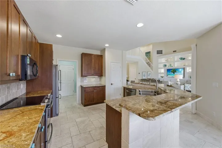 2292  Island Cove  CIR, Naples, FL 34109
