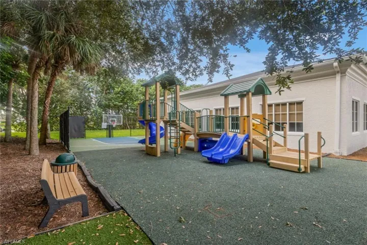 2292  Island Cove  CIR, Naples, FL 34109